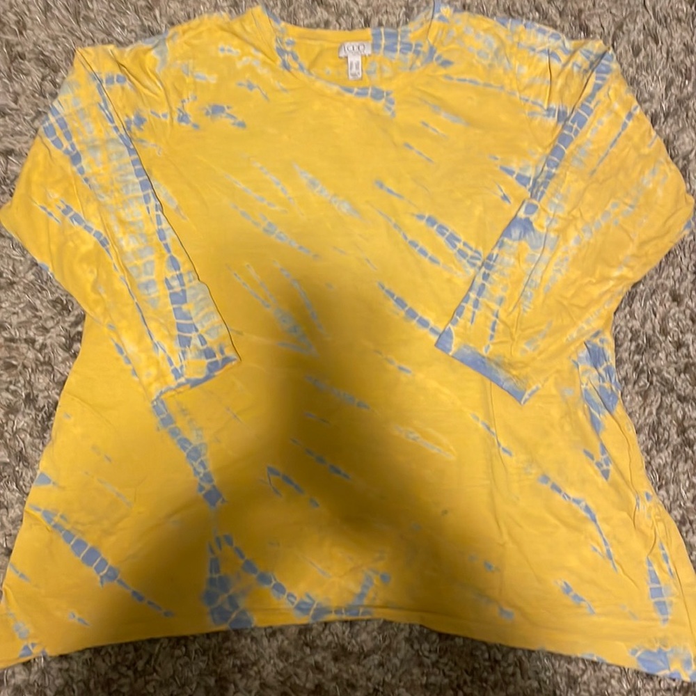 3/4 sleeve Tie Dye shirt LOGO